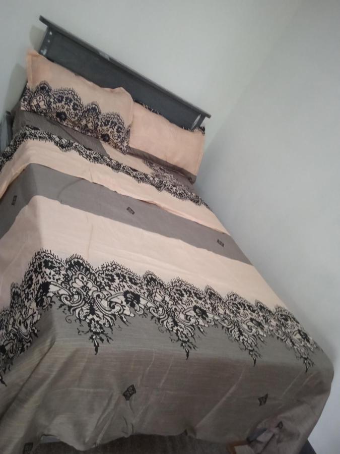 Bed and Breakfast Sarah'S Garden Bnb & Spa Clarin  Exterior foto