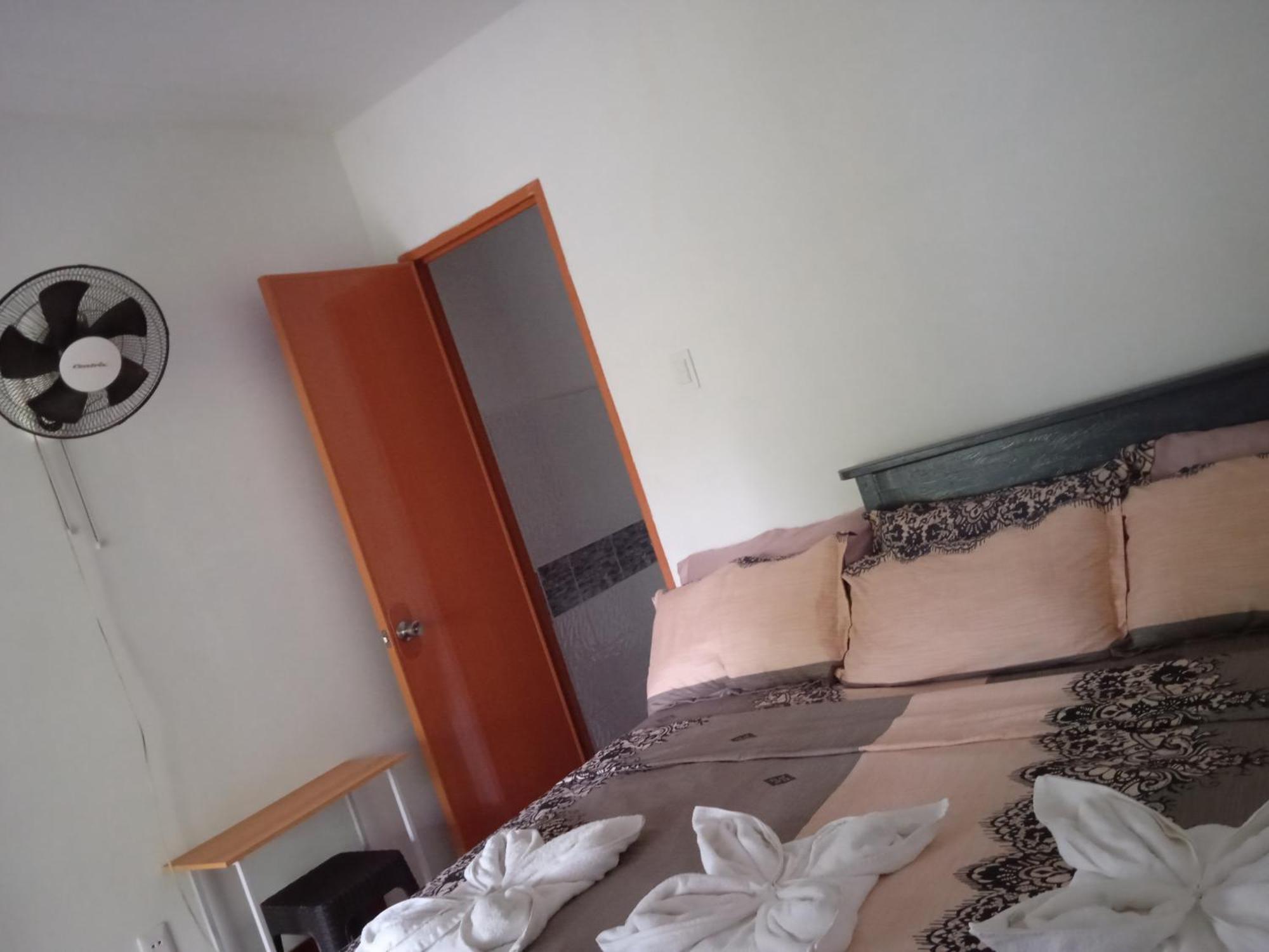 Bed and Breakfast Sarah'S Garden Bnb & Spa Clarin  Exterior foto