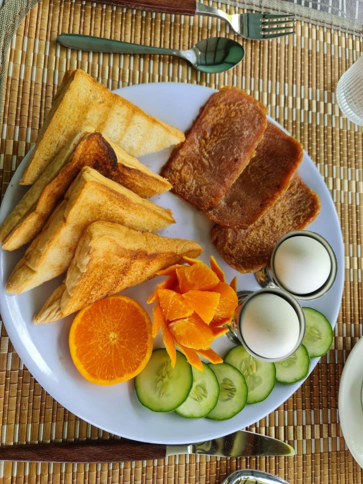 Bed and Breakfast Sarah'S Garden Bnb & Spa Clarin  Exterior foto